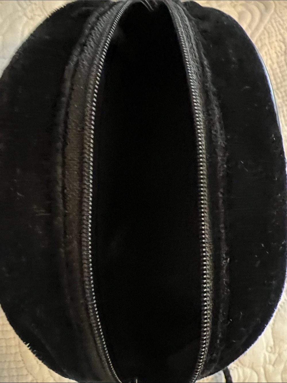 Embroidered Circle Crossbody Velvet Bag - Picture 4 of 4